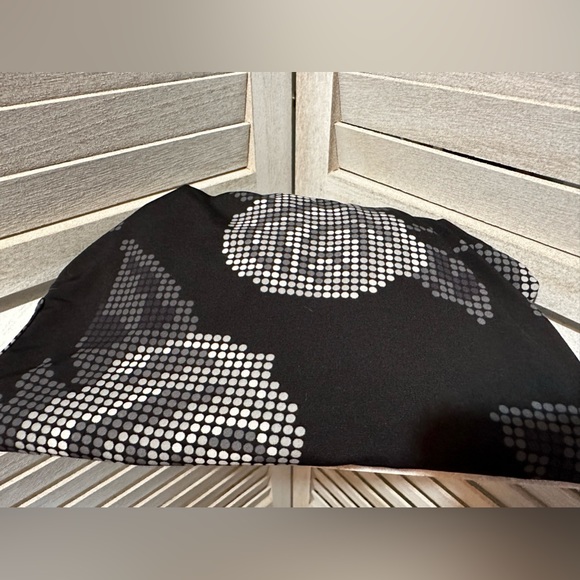 NEW•M•Unique Digitized Roses Carly Dress - Picture 5 of 12